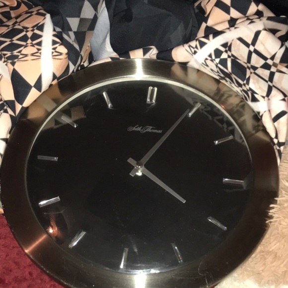 Clock - Picture 3 of 3